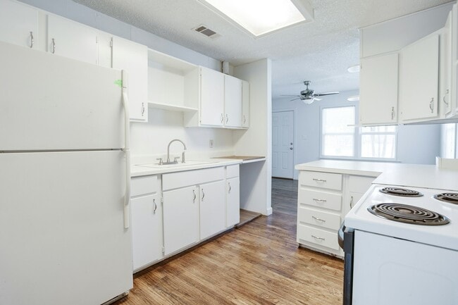 Photo - 116 Corbin Ln