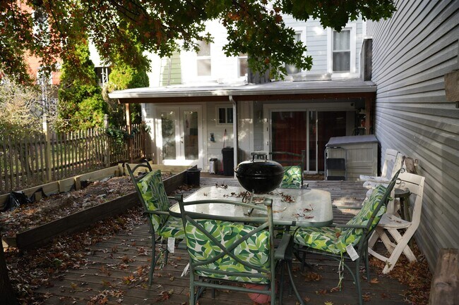 Photo - 40 Van Reypen St