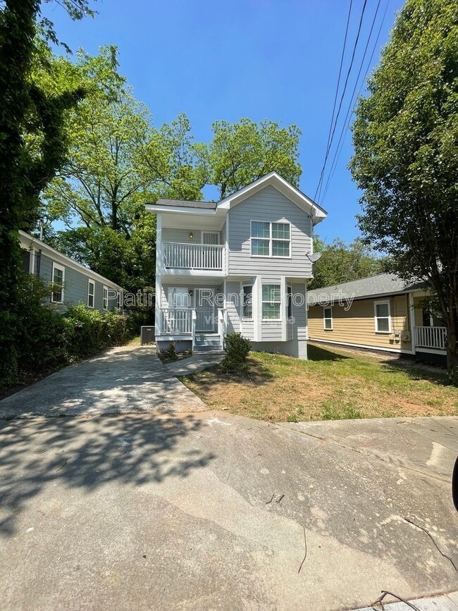 Photo - 1135 Coleman St SW