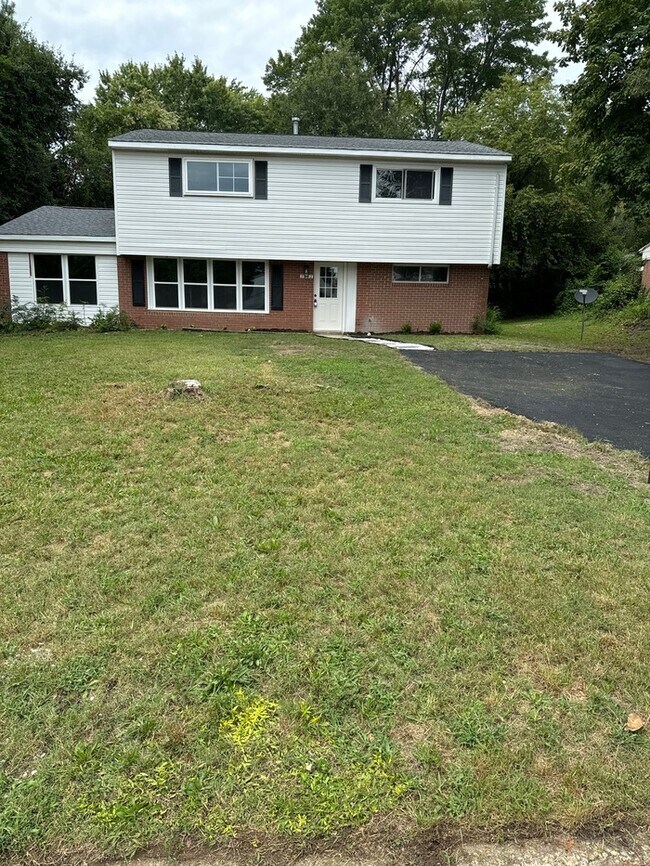 Photo - 9302 Holbrook Dr