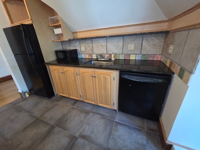 Photo - 659 Southbridge St Unidad 3