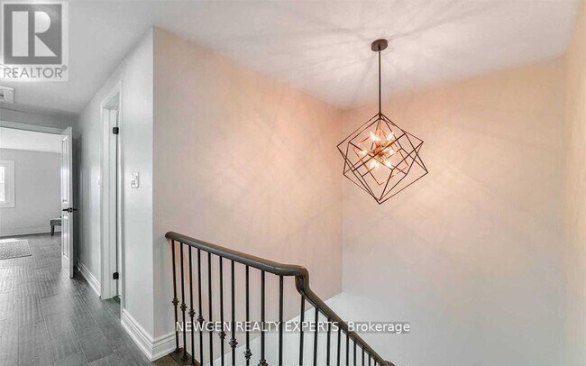 Photo - 101 Banting Crescent