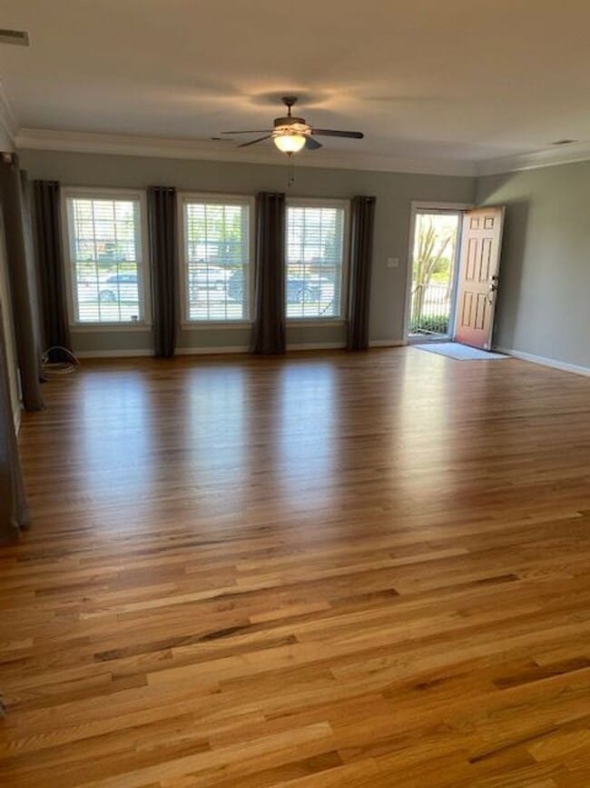 Photo - 5329 Center St