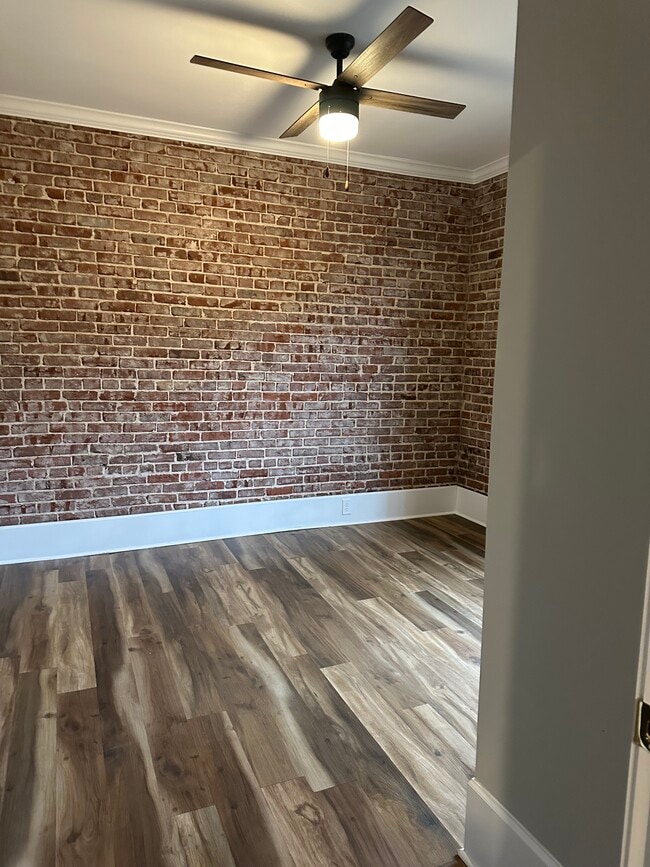 Photo - Washington Court