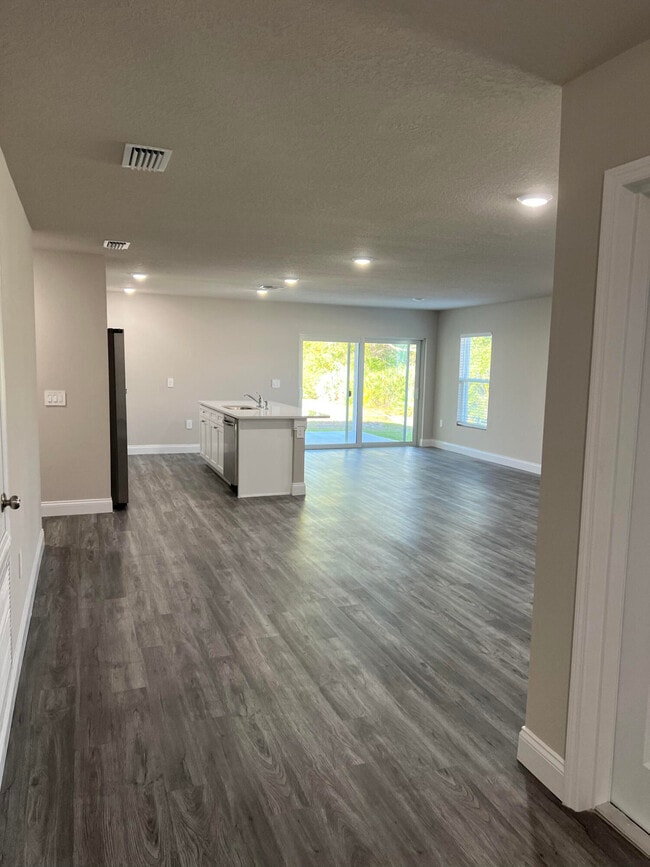 Photo - 838 San Filippo Dr SE