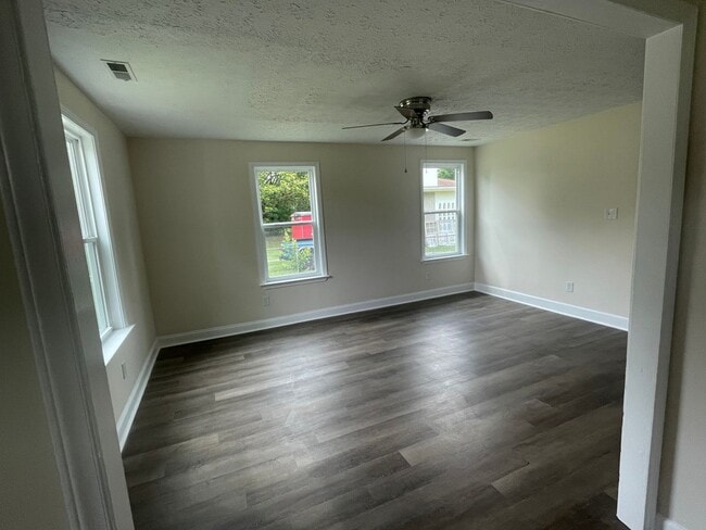 Photo - 225 Kenneth Blvd