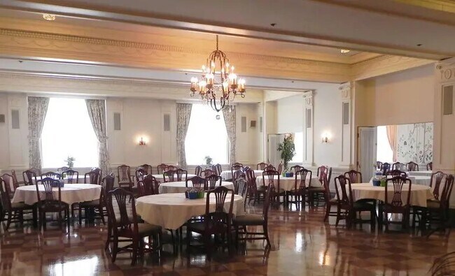 Photo - 208 W State St