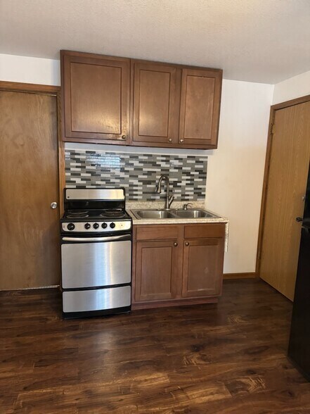 Photo - 1269 7th St W