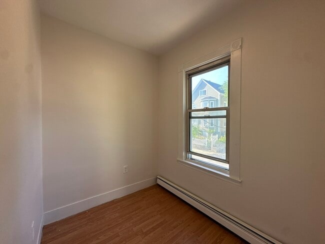 Photo - 39 Louis St Unit 2