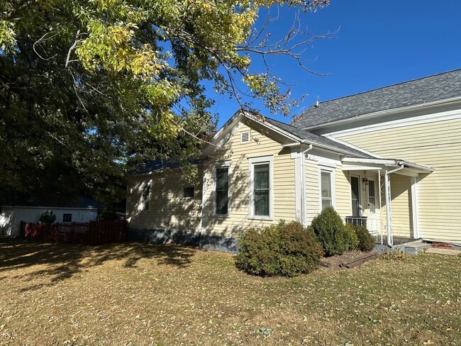 Photo - 502 Burnett Ave