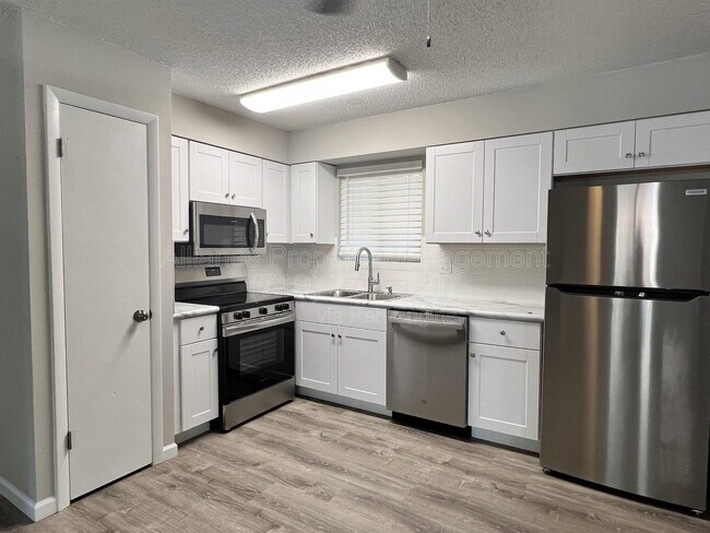 Photo - 2462 E Willamette Ave