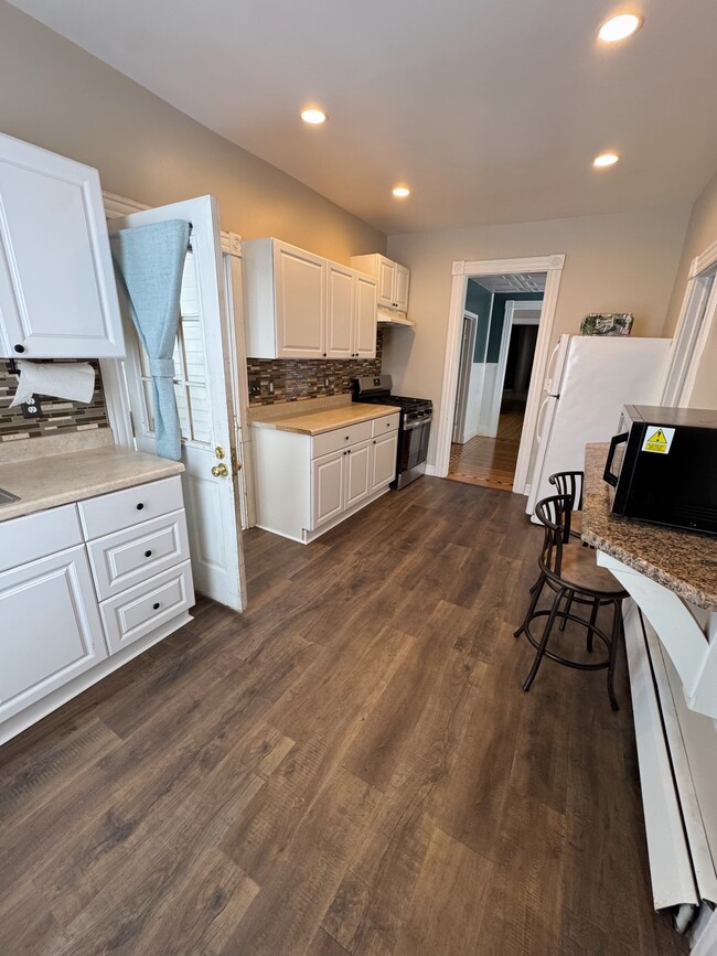 Photo - 160 Christiana St Unit LOWER