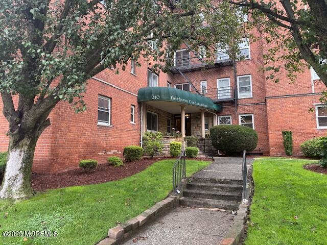 Building Photo - 210 Woodcliff Ave Unit 305