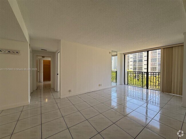 Building Photo - 17011 N Bay Rd Unit 607 Rental