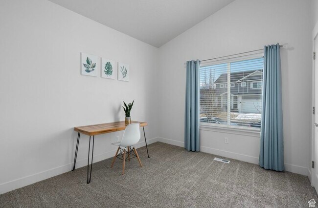 Photo - 4921 E Silver Ridge Rd