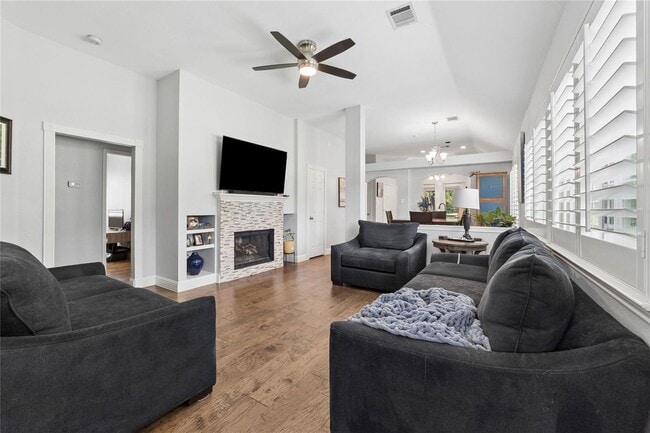 Photo - 1701 Prescott Dr