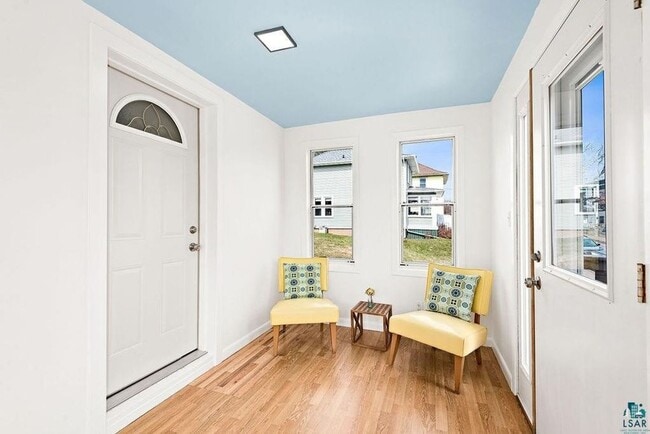 Photo - 1219 E 5th St