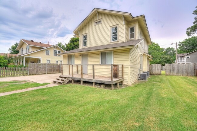 Photo - Stylish & Convenient Living Near OU !