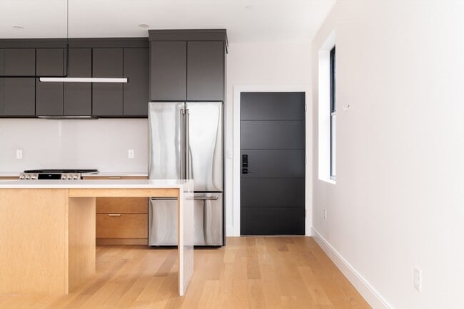 Photo - 182 Tremont St Unidad 3