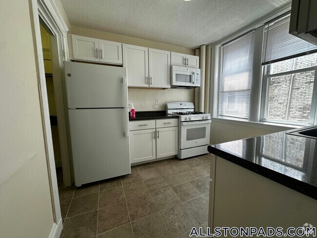 Building Photo - 5 Barrows St Rental