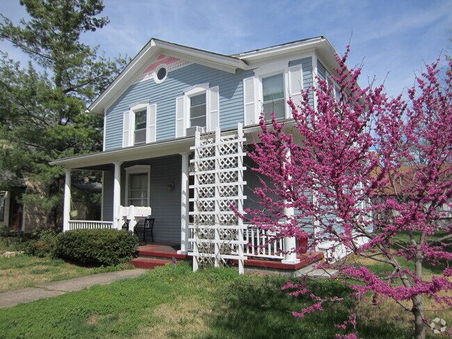 Building Photo - 728 Ohio St Unit 2 Rental