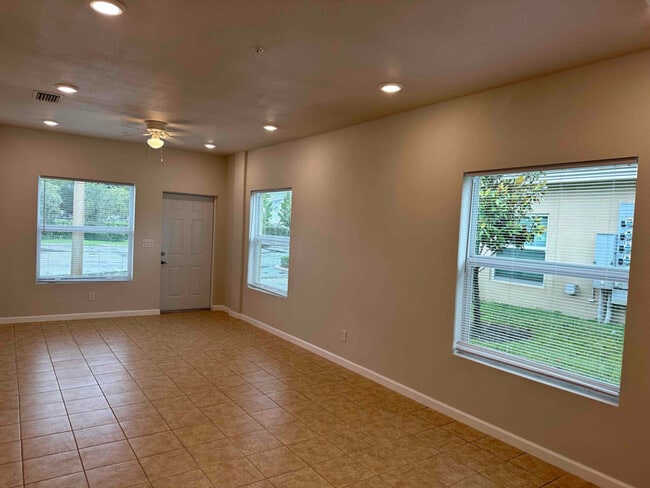 Photo - 7400-7414 SW 10th Ct Unidad Apt. 106