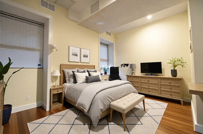 Building Photo - 1203 Beacon St Unit 1