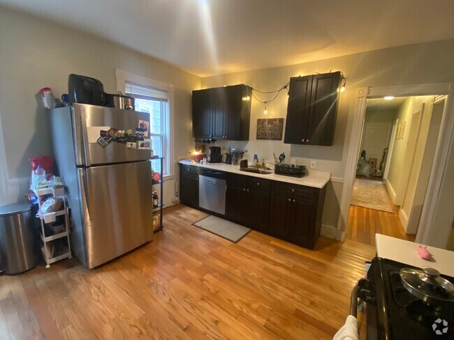 Building Photo - 10 Taft St Unit #3 Rental