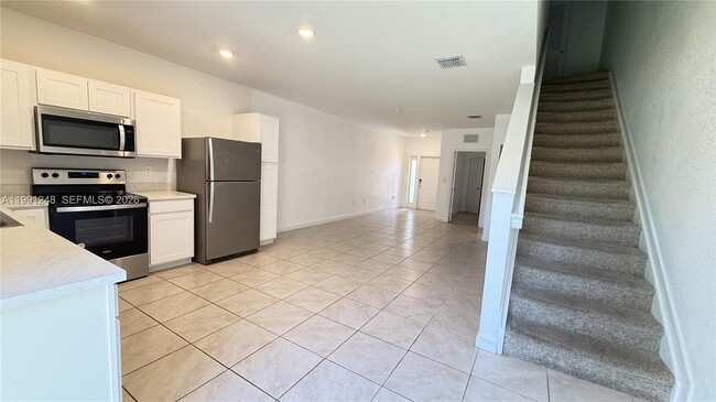 Photo - 322 NE 1st Ave