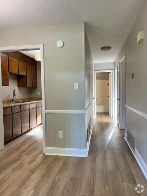 Building Photo - 507b W McElhaney Rd Rental
