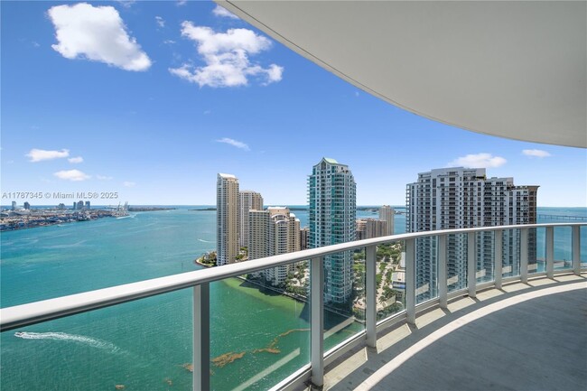 Building Photo - 300 S Biscayne Blvd Rental