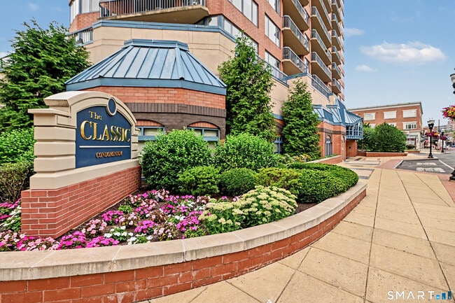 Building Photo - 25 Forest St Unit 7F