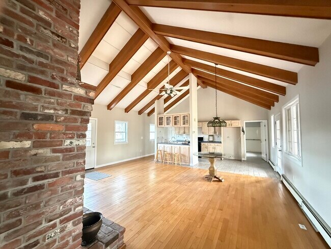 Photo - 186 County Rd