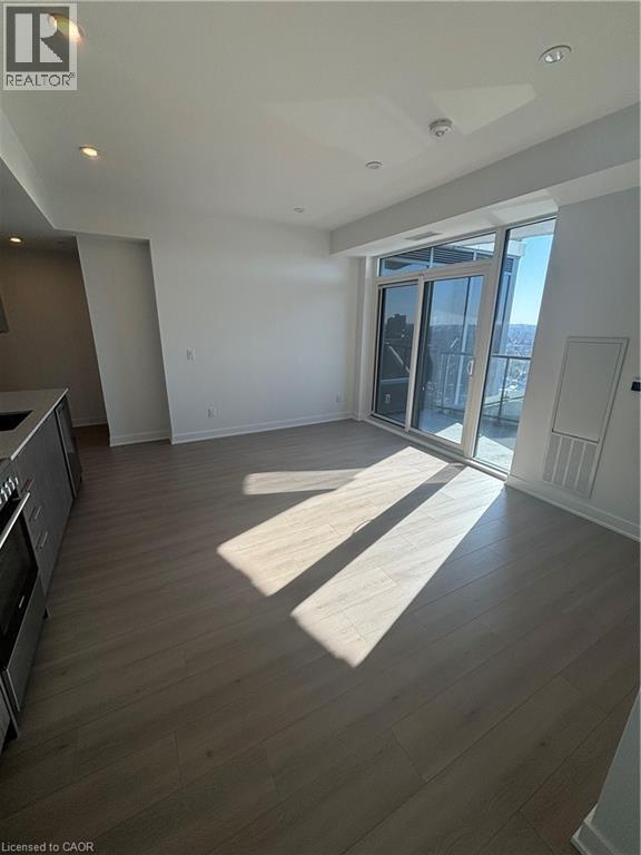 Photo - 25 Wellington St S Unité 1706