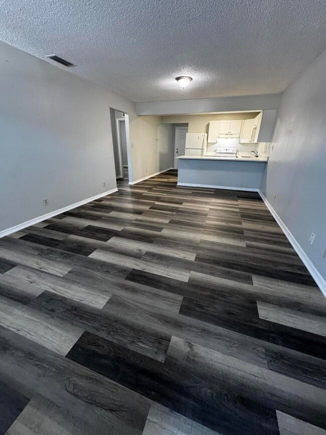 Building Photo - 4510 Parker Ave Unit 1