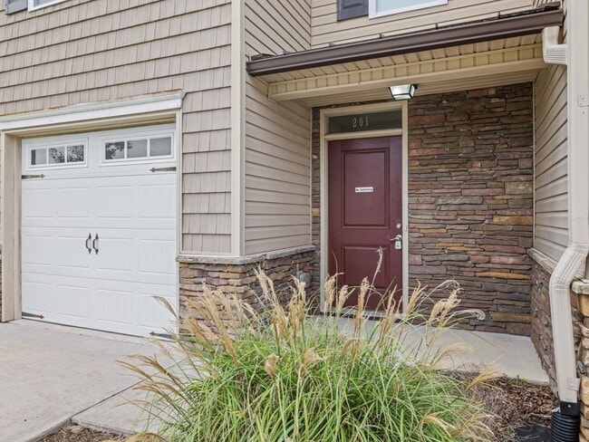 Photo - Boyington Place End Unit