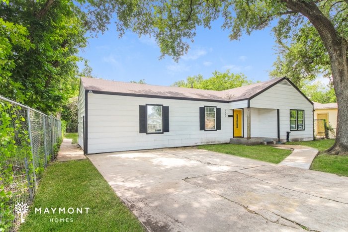 Photo - 1009 Danube St