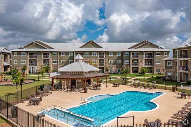 Building Photo - Freedom Hills Ranch