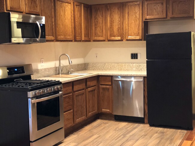 additional kitchen view - 26065 Adamor Rd