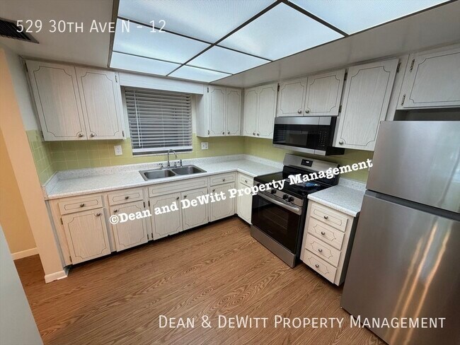 Photo - 529 30th Ave N Unidad 12