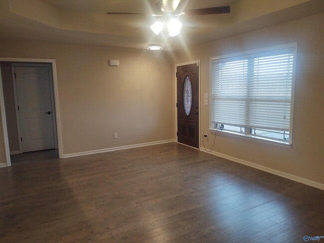Photo - 108 Hunter Way