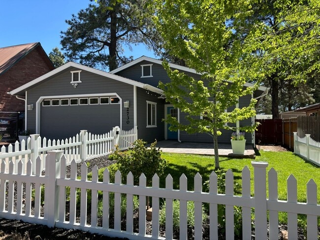 Building Photo - Gorgeous Flagstaff Rental
