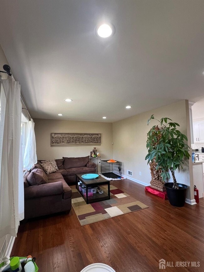 Photo - 515 Netherwood Ave