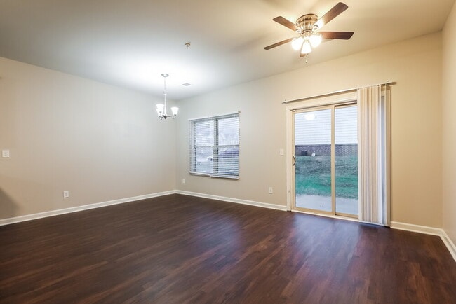 Photo - 1603 Iris Walk