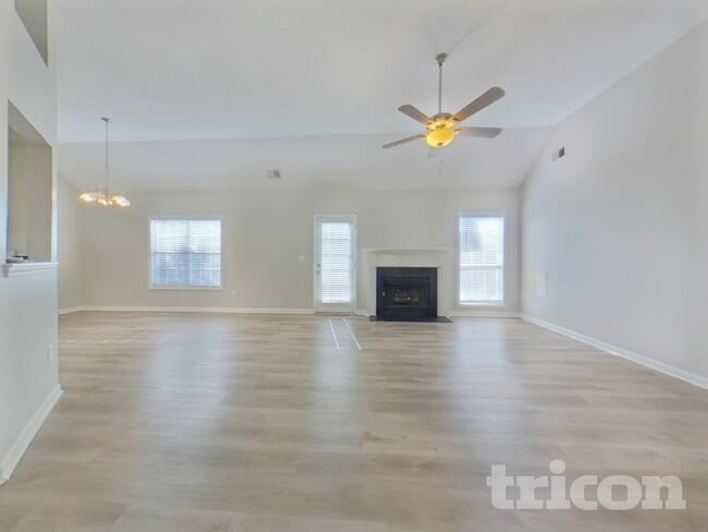 Photo - 207 Turtle Cv