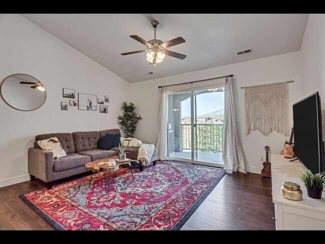 Photo - 986 W 270 S Unidad Apt 304