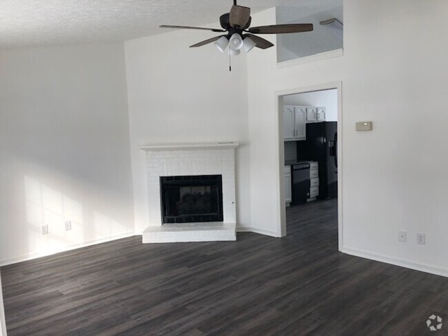 Building Photo - 3609-3611 Thornhill Circle W-OM Unit 3609 Thornhill Circle W Rental