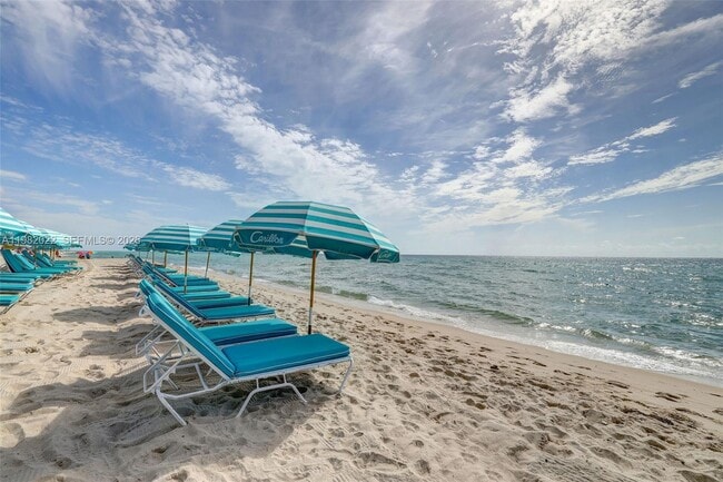 Building Photo - 6799 Collins Ave Unit 209