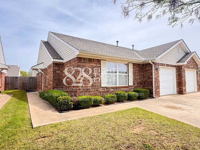 Photo - ADORABLE East Norman 3 Bed/2 Bath Duplex Available NOW in Eastridge!