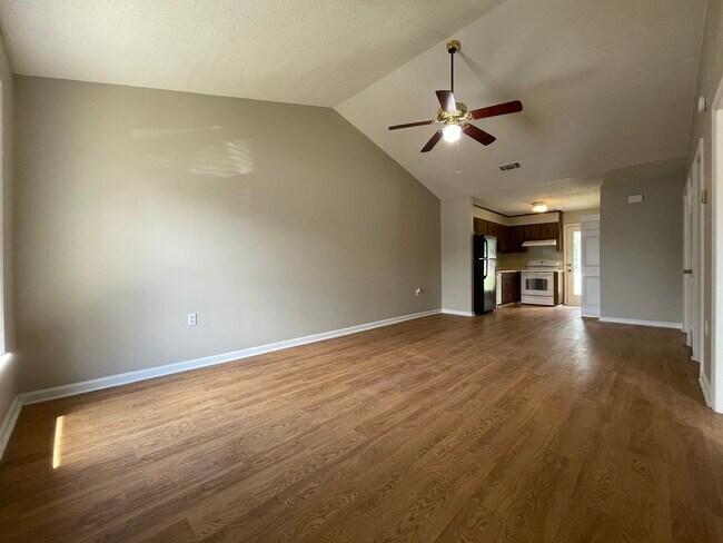 Photo - 100 Lanier Dr Unit 10